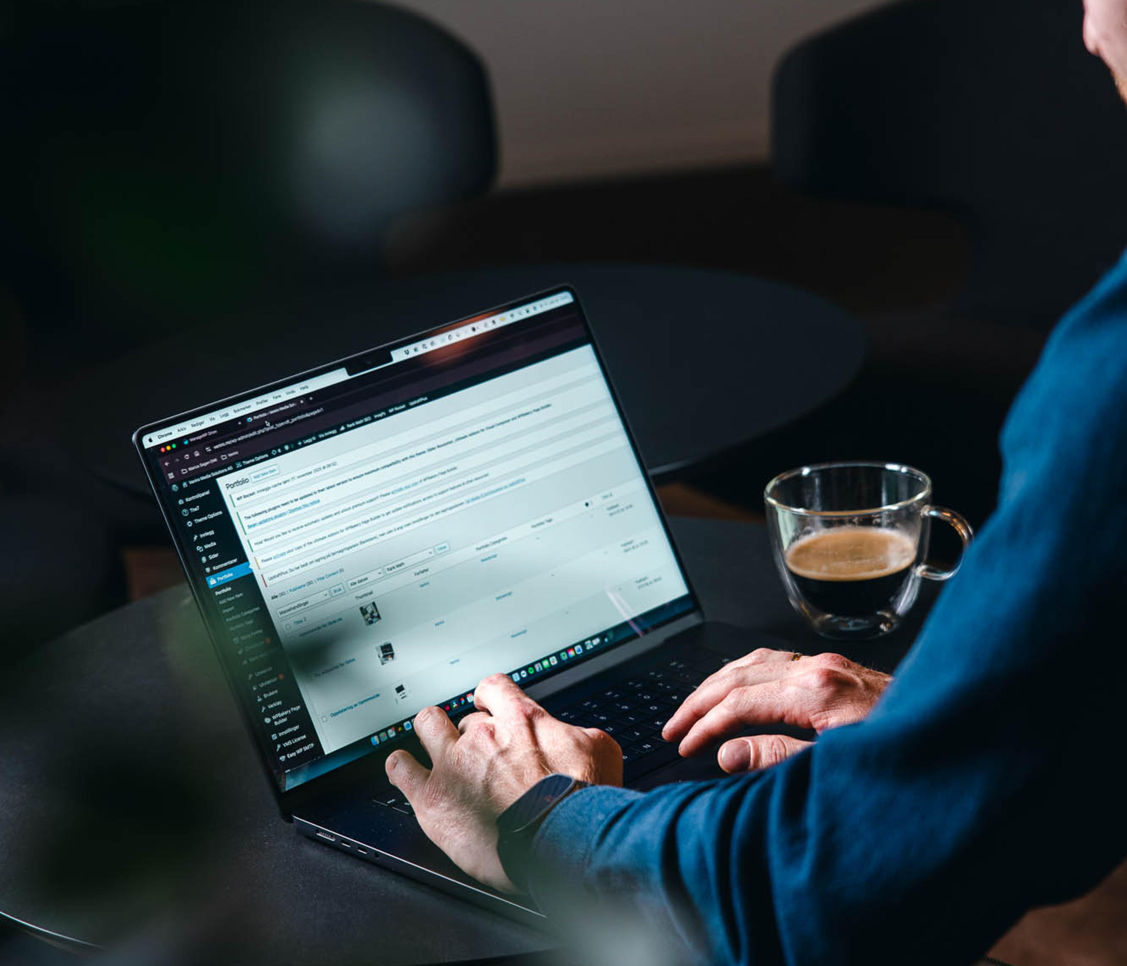 Veniro-team i arbeid med digitale løsninger