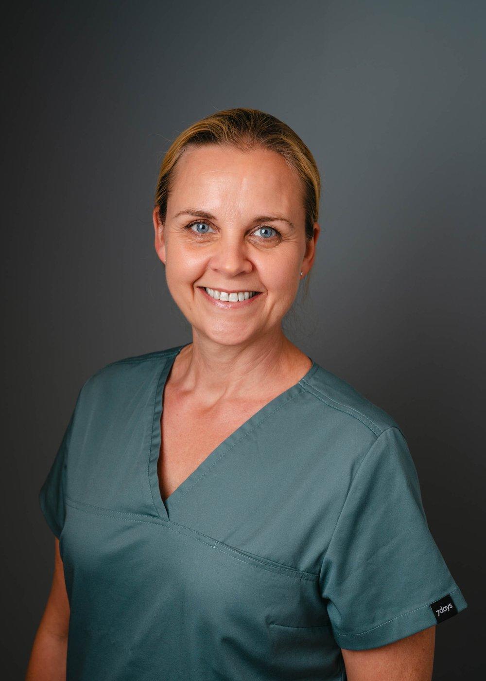 Portrett av tannlege Victoria Pegg.