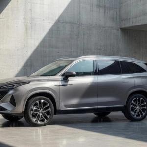 MG punta al vertice: arriva la nuova S9 PHEV, il SUV da 7 posti che cambia le regole
