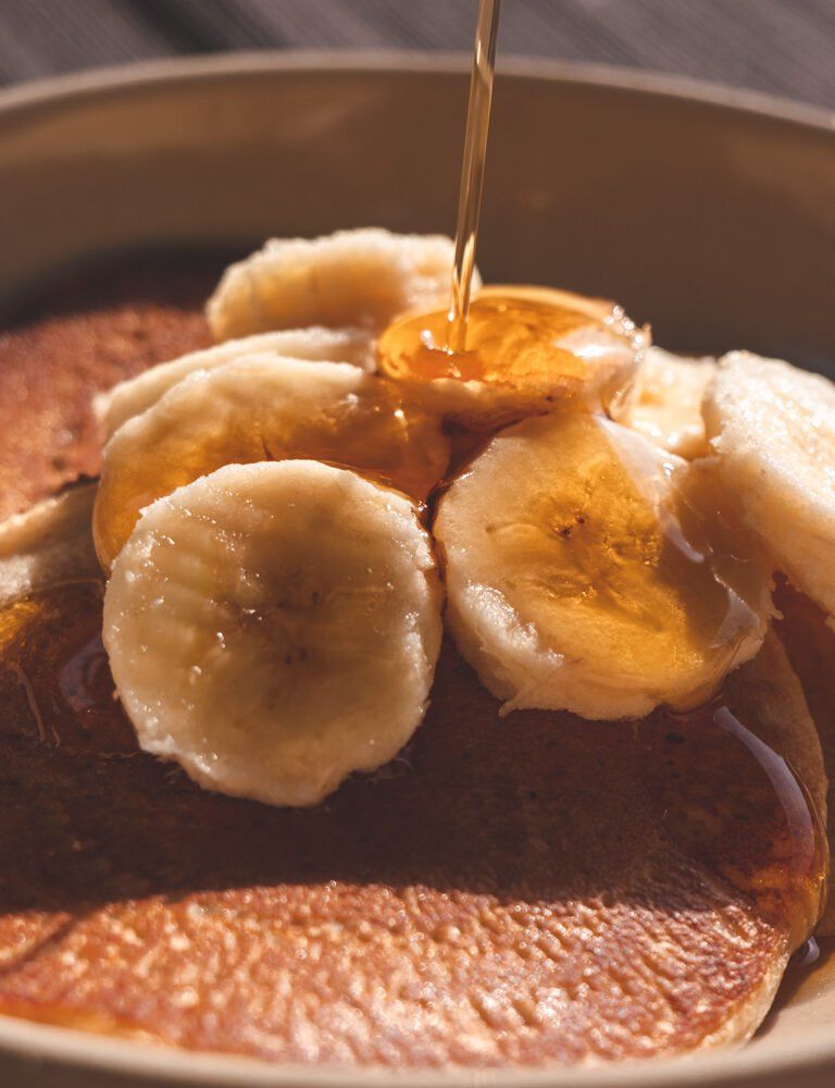 Luchtige pannenkoeken geserveerd