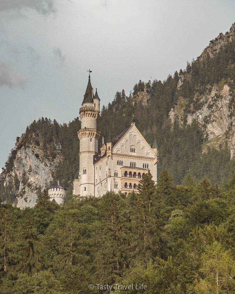 Neuschwanstein photo from under
