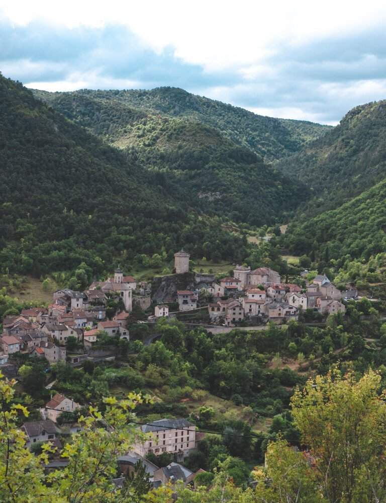 Ville du Rocher du Capluc