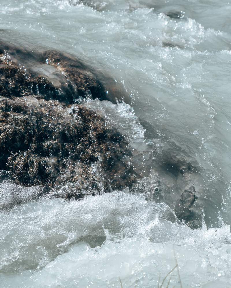 water flowing in river 