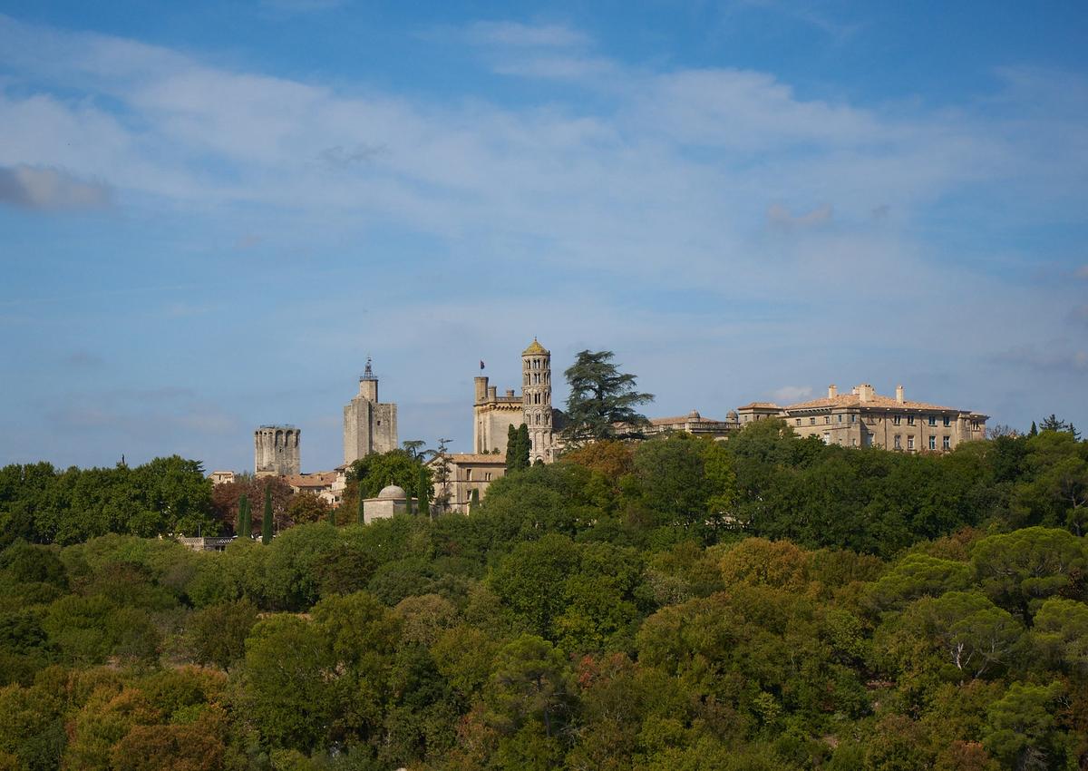 Uzès views from valley