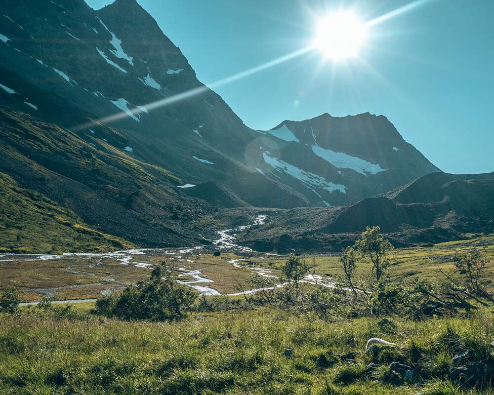 Steindalsbreen valley hike 