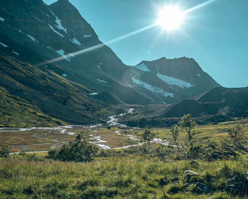 Steindalsbreen valley hike 