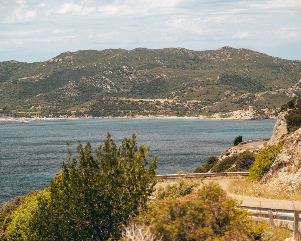 Vues ultimes d'un road trip en camping-car en Sardaigne