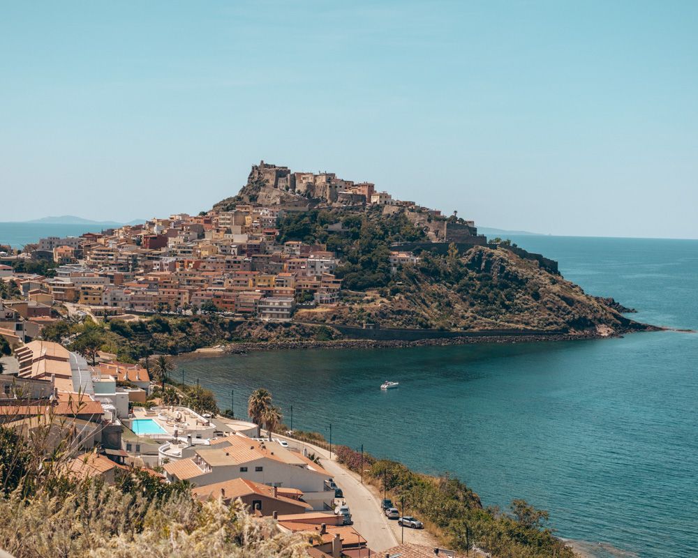 Château Erik, lieu de tournage de La Petite Sirène en Sardaigne.
