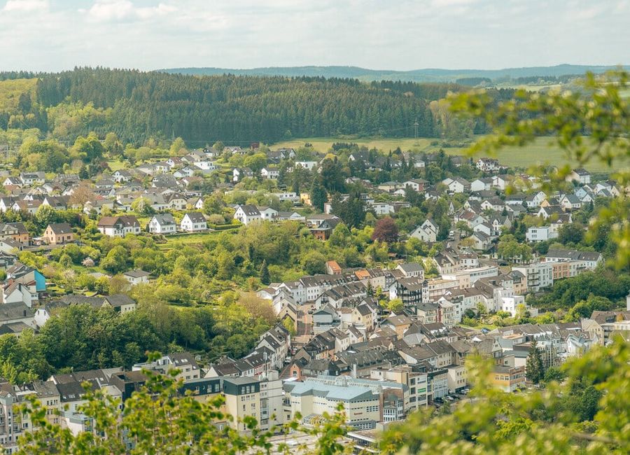 Felsenpfad hike viewpoint over gerolstein