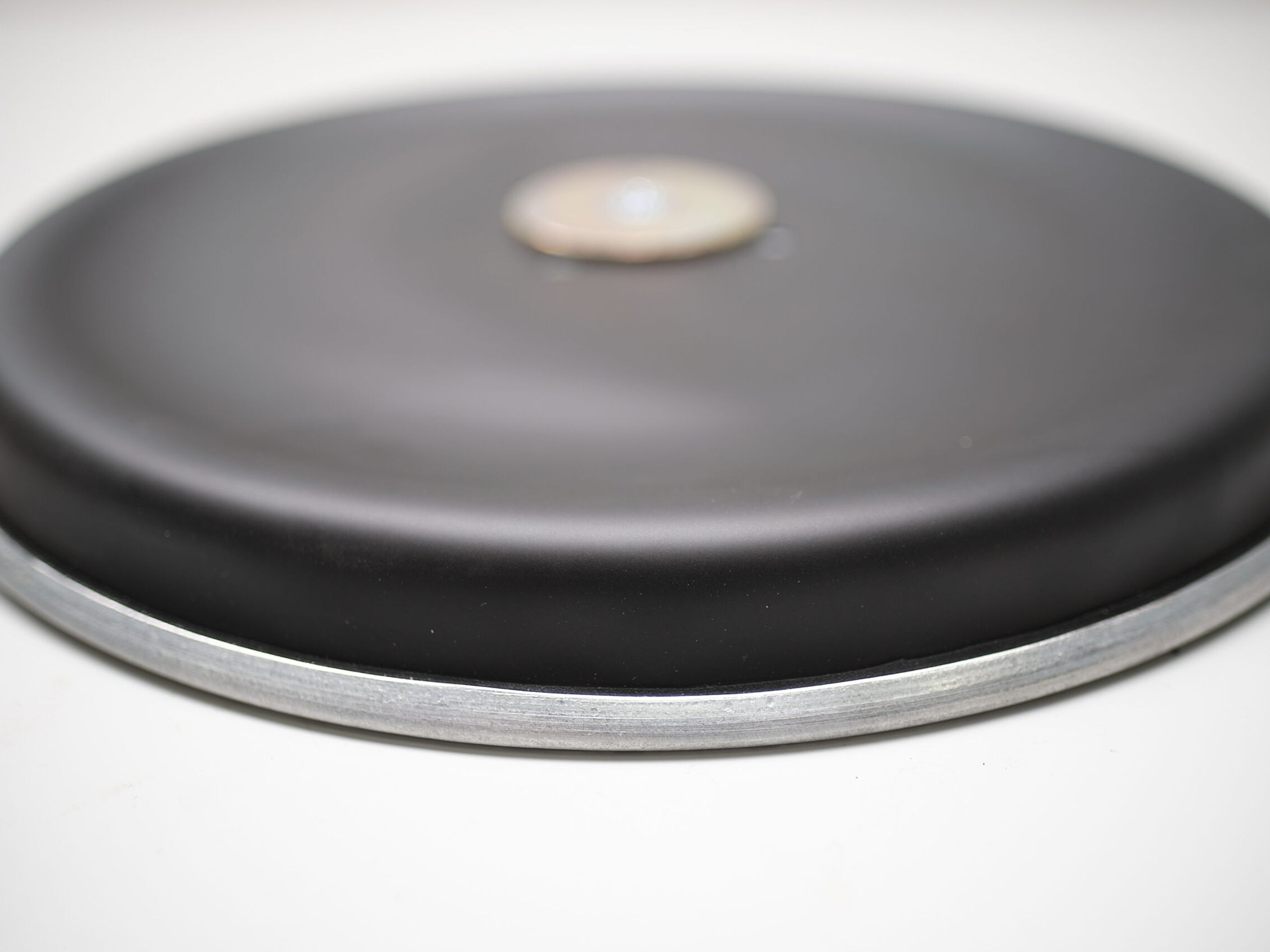 Side view of a polyurethane air caster