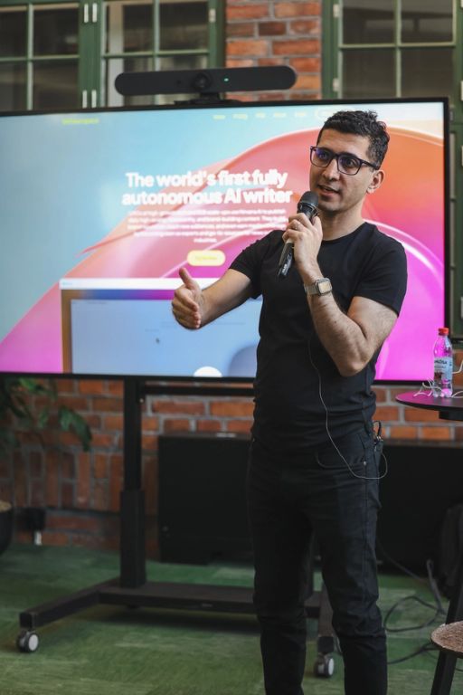 Sohrab Fadai speaking at the Heartspace AI launch