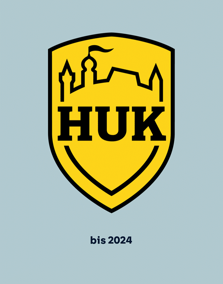 Das klassische, detailreiche Wappen-Logo (beschriftet mit „bis 2024“) blendet weich in das neue, reduzierte und flächige Design in hellem Gelb (beschriftet mit „ab 2024“) über. Der Prozess verdeutlicht die Modernisierung der Marke bei gleichzeitiger Beibehaltung der ikonischen Schildform.