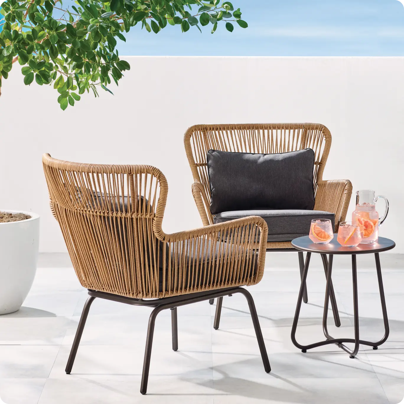 Affordable Patio Sets and Serveware For Your Dream Backyard