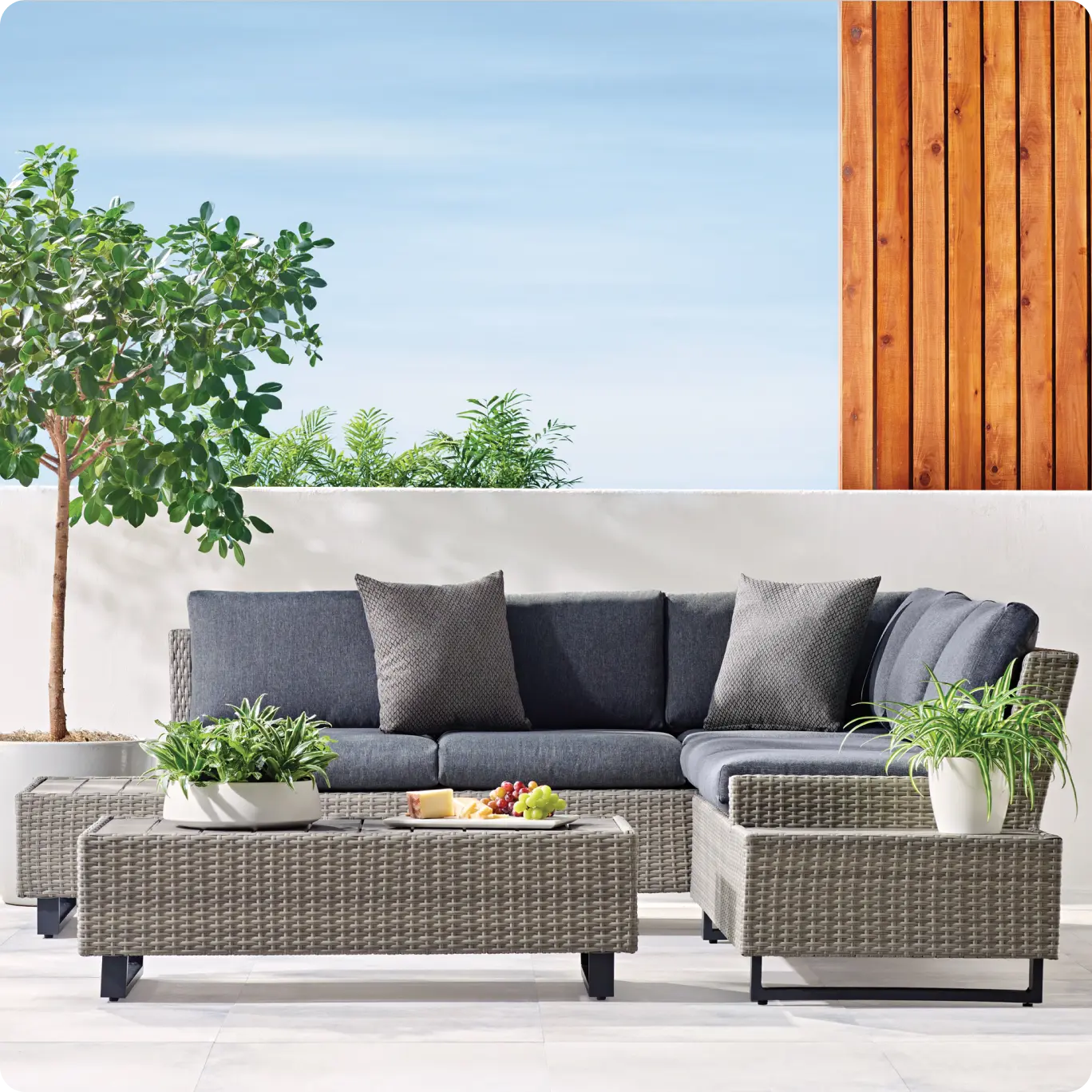 Affordable Patio Sets and Serveware For Your Dream Backyard