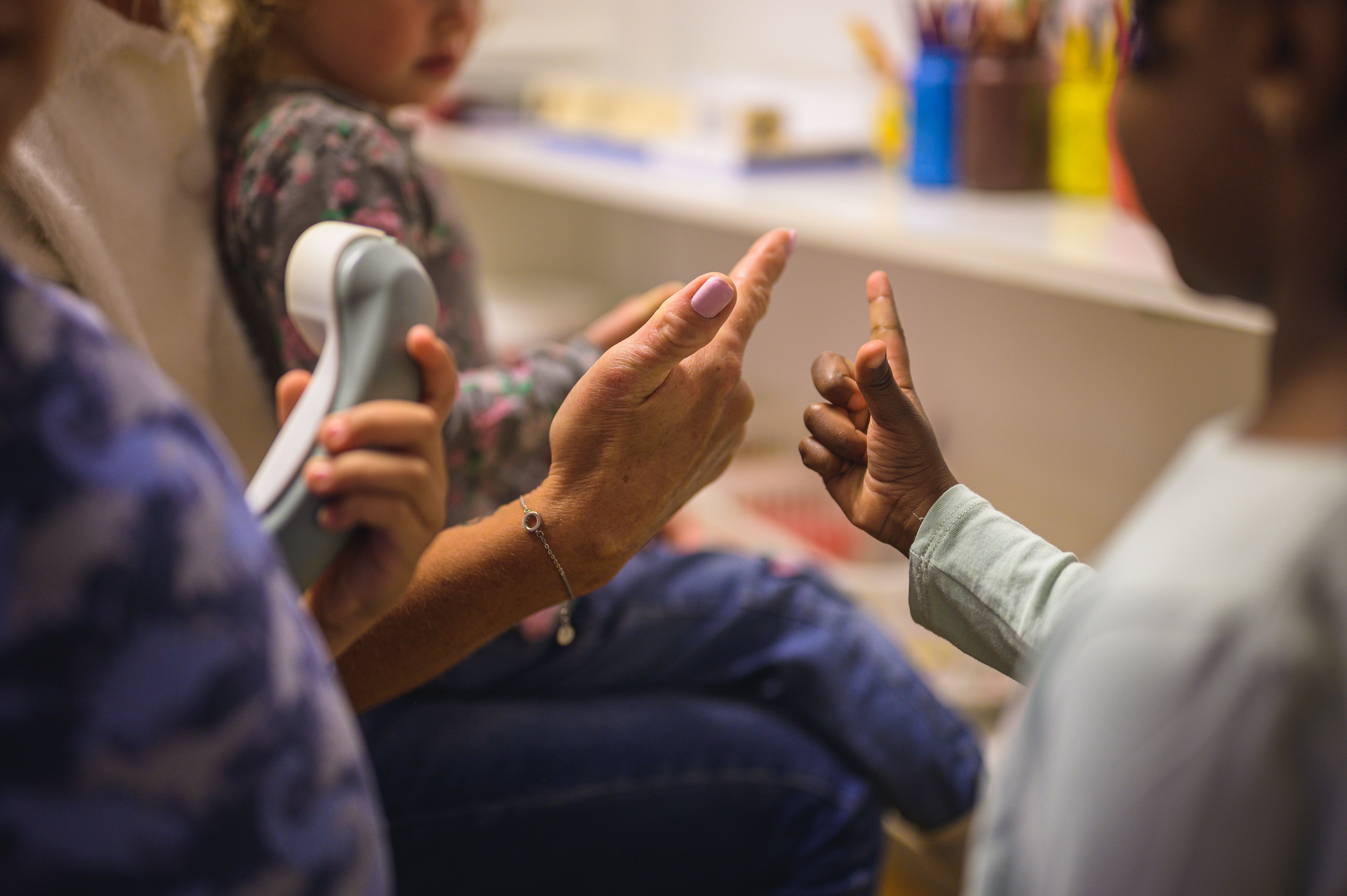 TAKK-tecken med barnen