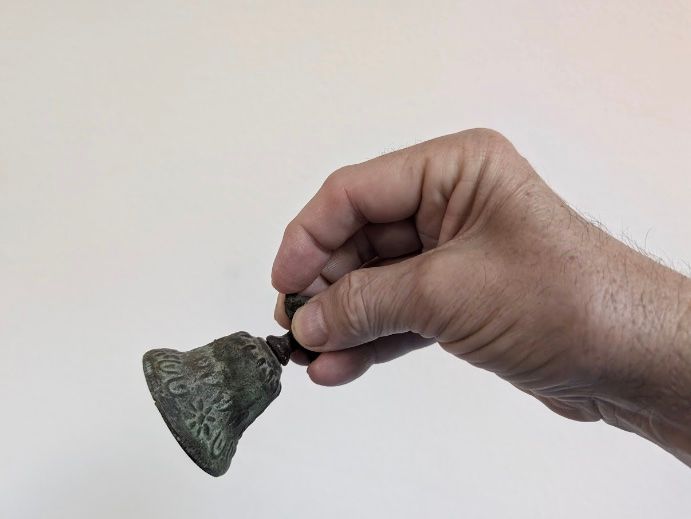 The bell hand | Mind in Motion Online