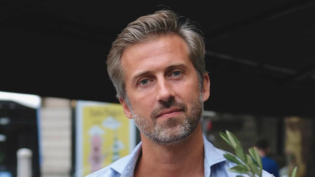 « Qu’est-ce que la « friendzone » raconte de nous ? Où en sommes-nous dans nos rapports homme-femme ? »: Charles Van Tieghem, réalisateur de Friendzone, la nouvelle comédie romantique Netflix