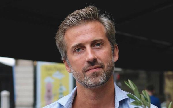 « Qu’est-ce que la « friendzone » raconte de nous ? Où en sommes-nous dans nos rapports homme-femme ? »: Charles Van Tieghem, réalisateur de Friendzone, la nouvelle comédie romantique Netflix