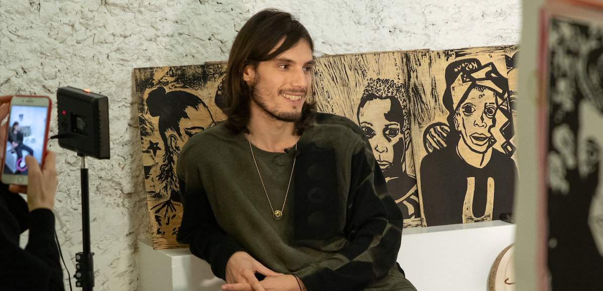 « Ces portraits sont toujours réalisés dans l’instant de la rencontre »: Jérémy Kapone raconte l’histoire de Carnet de Visage