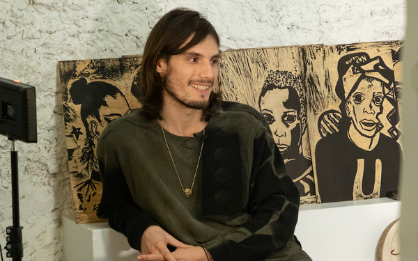 « Ces portraits sont toujours réalisés dans l’instant de la rencontre »: Jérémy Kapone raconte l’histoire de Carnet de Visage