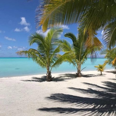 Plage au village de Kauehi