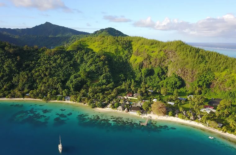 Plage au sud de Huahine