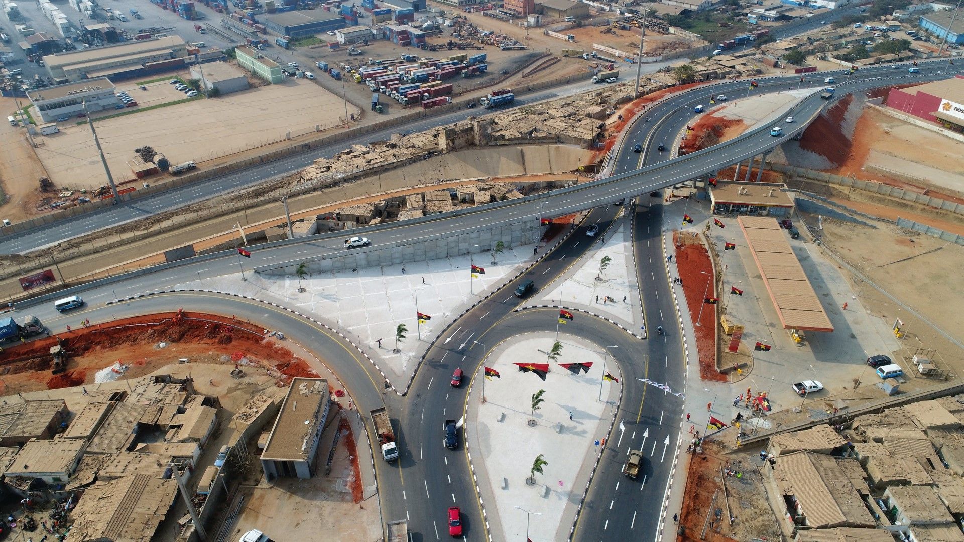Estrada em construção