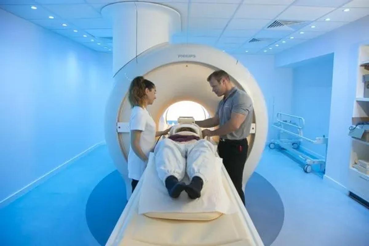 MRI scanner used for shoulder imaging