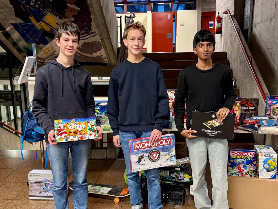 Die besten drei Junioren Miguel Wunder (2.), Alexis Köpke (1.) und Ruthvik Velamaputi (3.)