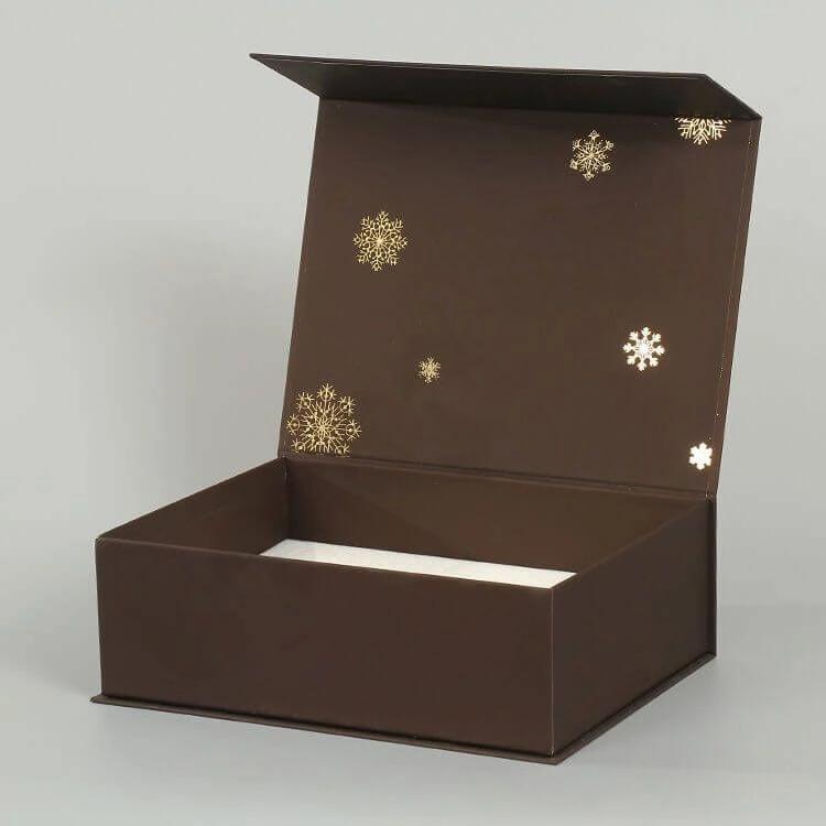 Custom magnetic closure rigid boxes designed for secure and stylish packaging solutions