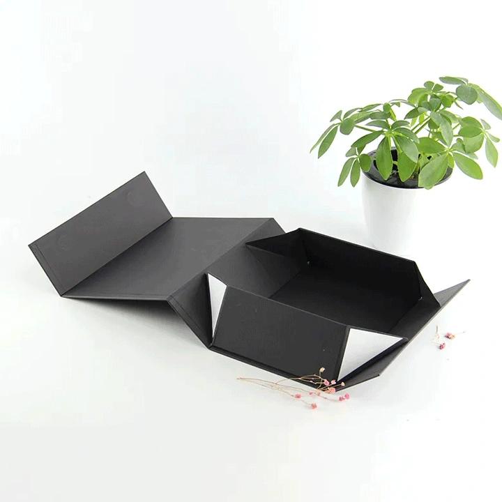 Custom collapsible boxes for space-saving and secure packaging