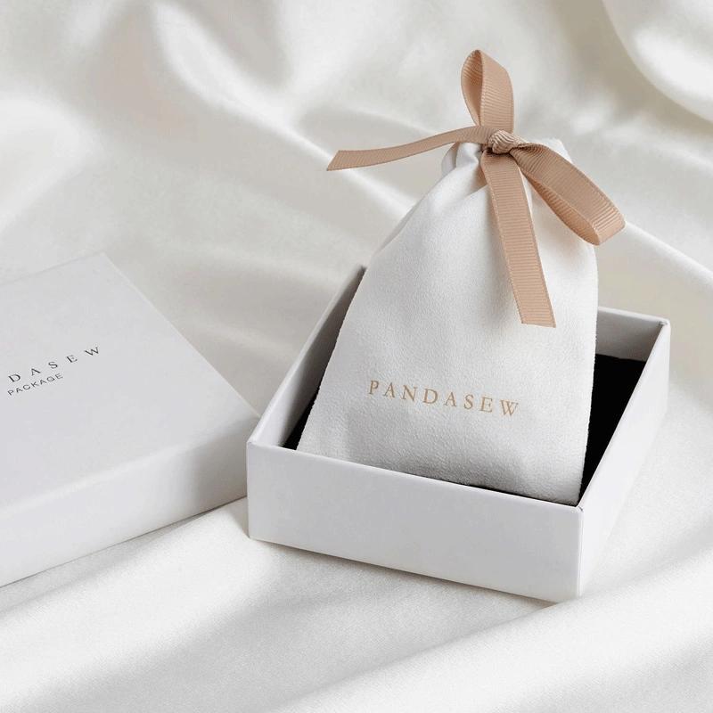 High quality cardboard jewelry box with secure magnetic closure