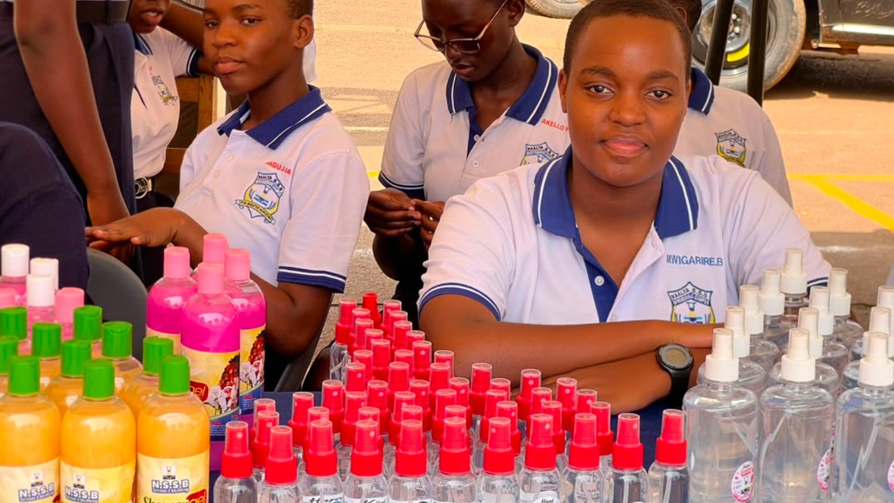FROM CLASSROOM TO COMMERCE: NAALYA STUDENTS MANUFACTURE ECO-FRIENDLY DETERGENTS IN DIT SKILLING PROGRAM