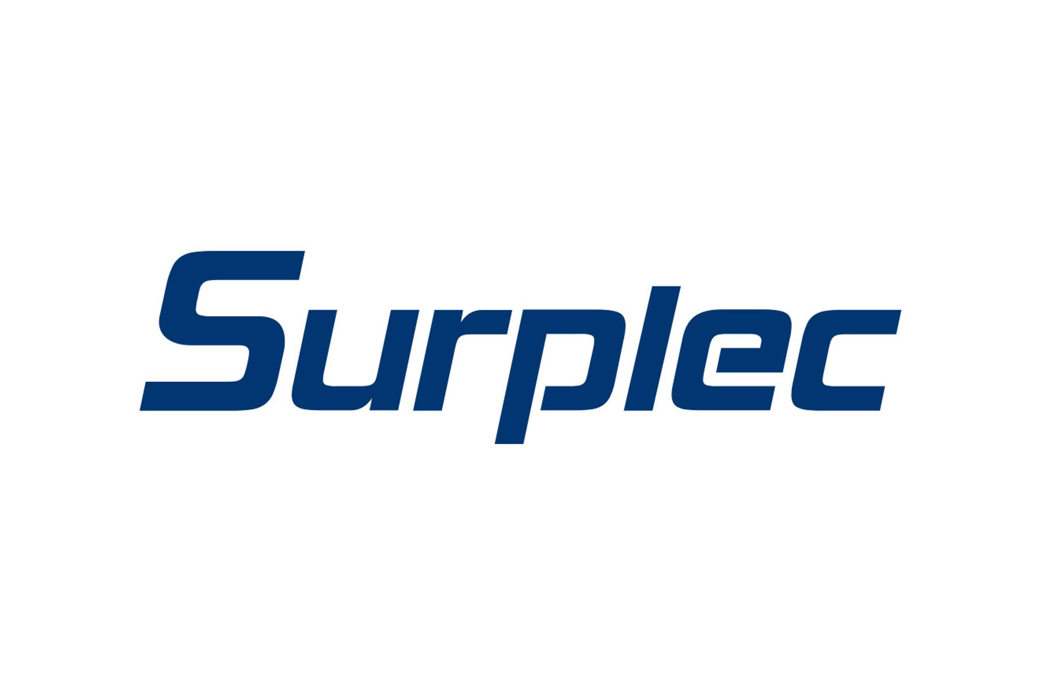 Logotipo azul de Surplec sobre fondo blanco.