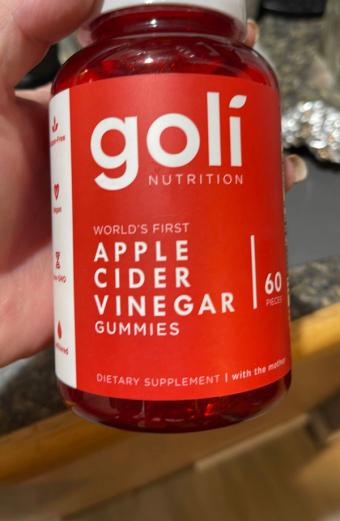 Goli, Goli Gummies Apple Cider Vinegar 60 ea, barcode: 0627987249620, has 0 potentially harmful, 1 questionable, and
    1 added sugar ingredients.