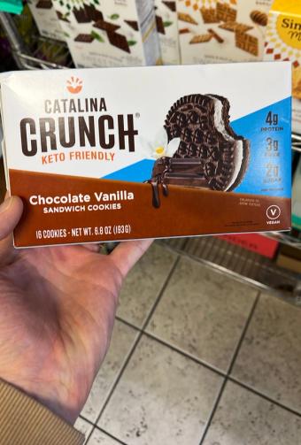 Catalina Crunch , Catalina Crunch Chocolate Vanilla Sandwich Cookies 16 Cookies 16 ea, barcode: 0850017468009, has 0 potentially harmful, 6 questionable, and
    1 added sugar ingredients.