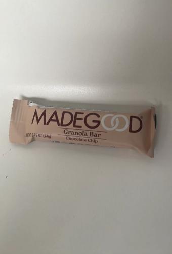 Madegood, Madegood Chocolate Chip Granola Bar 0.85 Oz, barcode: 0687456211091, has 0 potentially harmful, 2 questionable, and
    3 added sugar ingredients.