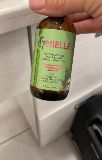 Mielle Rosemary Mint Scalp & Hair Strengthening Oil