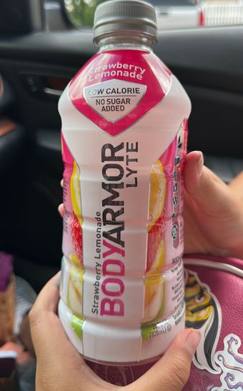 Bodyarmor, Bodyarmor Lyte Sports Drink Strawberry Lemonade 28oz, 1ct, barcode: 0850009942623, has 0 potentially harmful, 7 questionable, and
0 added sugar ingredients.