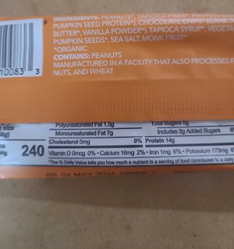 Aloha, Aloha Organic Peanut Butter Chocolate Chip Protein Bar 1.98 oz, barcode: 0842096100833, has 1 potentially harmful, 0 questionable, and
1 added sugar ingredients.