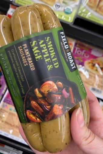 Field Roast, Field Roast Plant-Based Smoked Apple & Sage Sausages 12.95 oz, barcode: 0638031612178, has 0 potentially harmful, 2 questionable, and
    0 added sugar ingredients.