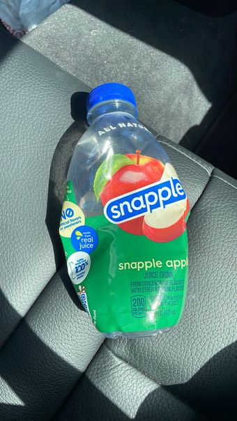 Snapple, Apple flavored juice drink, barcode: 0076183003282, has 0 potentially harmful, 3 questionable, and
    1 added sugar ingredients.