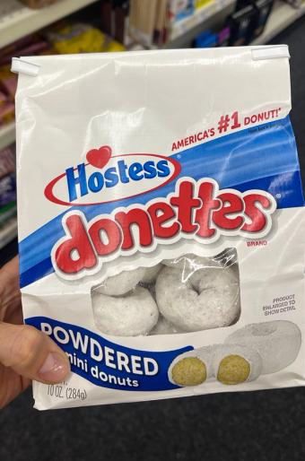 Hostess Brands, Llc, POWDERED MINI DONUTS, POWDERED, barcode: 0888109150044, has 7 potentially harmful, 9 questionable, and
2 added sugar ingredients.