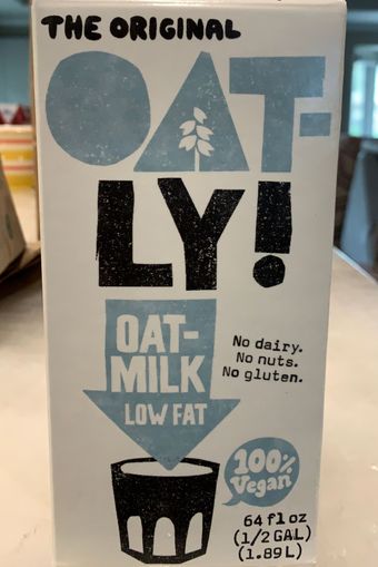Oatly, Inc., LOW FAT OATMILK, barcode: 0190646641023, has 1 potentially harmful, 2 questionable, and
    0 added sugar ingredients.