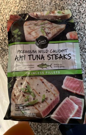 Wal-mart Stores, Inc., PREMIUM WILD CAUGHT AHI TUNA STEAKS SKINLESS FILLETS, barcode: 0078742126685, has 0 potentially harmful, 0 questionable, and
    0 added sugar ingredients.