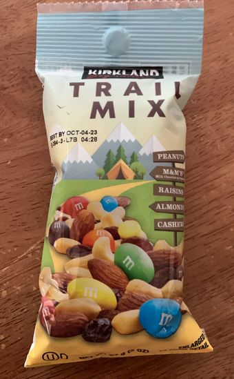 Kirkland, Trail Mix, barcode: 0096619067237, has 6 potentially harmful, 6 questionable, and
2 added sugar ingredients.