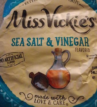 Miss Vickie's, Miss Vickies Kettle Cooked Sea Salt & Vinegar Flavored Potato Chips 1.375 Oz, barcode: 0028400012546, has 3 potentially harmful, 3 questionable, and
    2 added sugar ingredients.