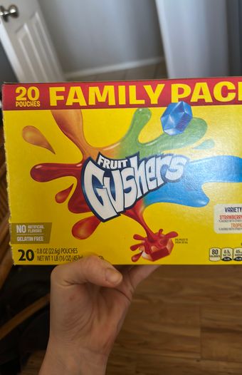 General Mills, Inc., FRUIT FLAVORED SNACKS VARIETY PACK, STRAWBERRY SPLASH, TROPICAL, barcode: 0016000147096, has 7 potentially harmful, 6 questionable, and
    3 added sugar ingredients.