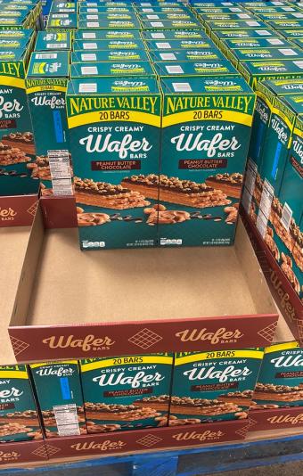 Nature Valley, Nature Valley Crispy Creamy Wafer Bar, Peanut Butter Chocolate, 20 Ct, barcode: 0016000155664, has 0 potentially harmful, 4 questionable, and
    2 added sugar ingredients.