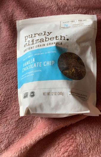 Purely Elizabeth, Purely Elizabeth Vanilla Chocolate Chip Granola 12 oz, barcode: 0810589031216, has 0 potentially harmful, 0 questionable, and
    2 added sugar ingredients.